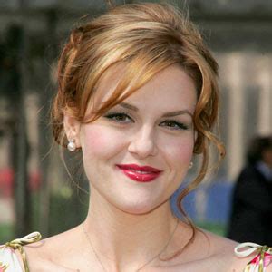 sara rue topless|Sara Rue nude +18 model leaked from Onlyfans, Patreon and。